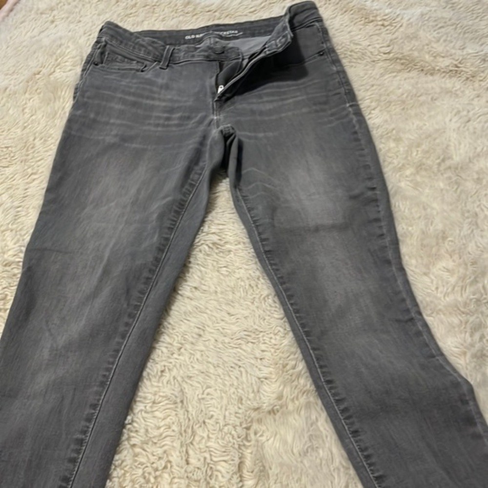 Old Navy size 8 gray skinny rockstar mid rise gray jeans